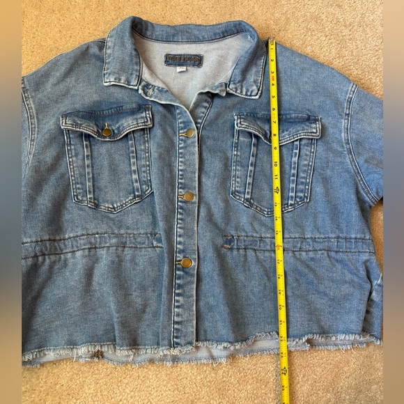 Maurices Denim Jacket Light Wash with Adjustable Waist & Raw Hem Size 2X - Picture 5 of 15